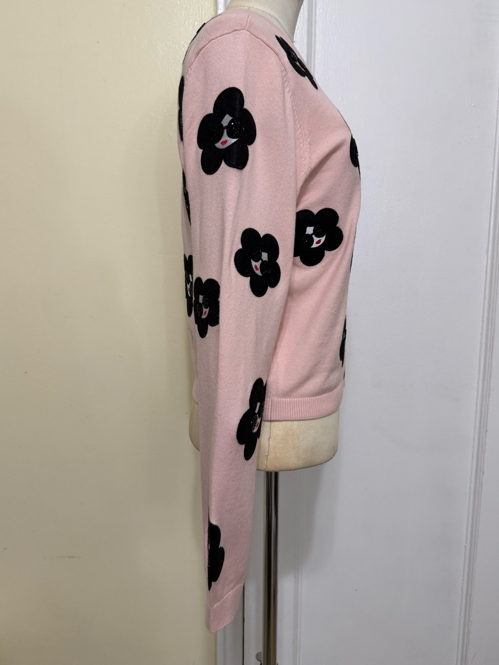 Alice + Olivia
Ruthy Flower Stace Face Cardigan  in English rose - Picture 10 of 14